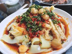 -烤肉小伙烤肉店