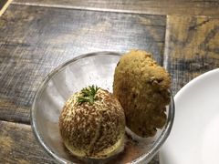 -HIGH FIVE哈福手工汉堡(桂林路店)