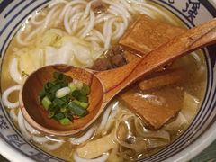 -鑫花溪牛肉米粉(东环大润发店)