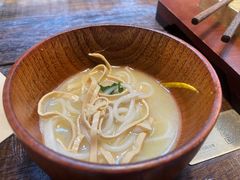 -银米·云南传统过桥米线(双廊黑金冠店)