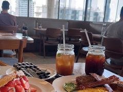 -ROAST coffee & eatery