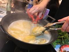 -鲜入围煮花胶鸡海鲜火锅