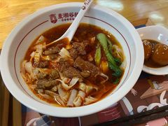 -呷佬·长沙手工米粉(金沙江路店)
