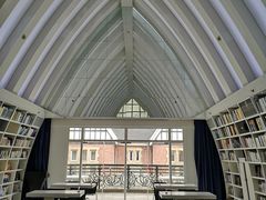 -钟书阁(松江泰晤士小镇店)