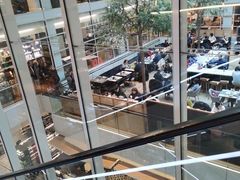 -乐蓬马歇百货公司(Rive Gauche)