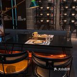 1米长的手工披萨，四种口味一次满足！！