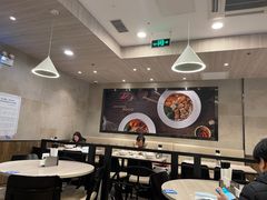 大堂-康师傅私房牛肉面(马泉营奥莱店)