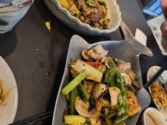 -大头虾越式风味餐厅(光明广场店)