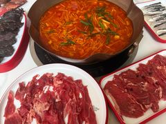 -毛辣果·贵州红酸汤牛肉火锅(西单店)