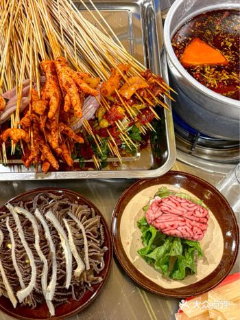 成都｜晚餐吃串串 ️好吃爆了