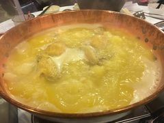 -鲜入围煮花胶鸡海鲜火锅