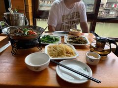 -临江餐馆二楼美食部落