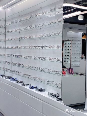 最后试戴，会根据客户的情况度数进行调整️