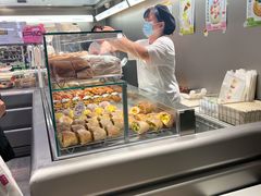 面包甜点陈列柜-PAOPAO Bakery&Café(港汇店)