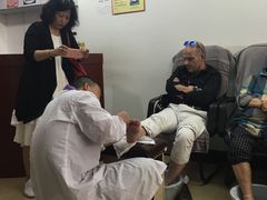 -郏芬芬扦脚服务部(新闸路店)