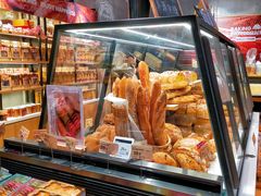 面包甜点陈列柜-bItBakery(岭南站店)