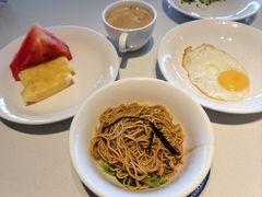 -鲜艳西餐厅(衡山路十二号华邑店)