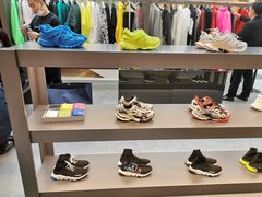 -BALENCIAGA(恒隆广场店)