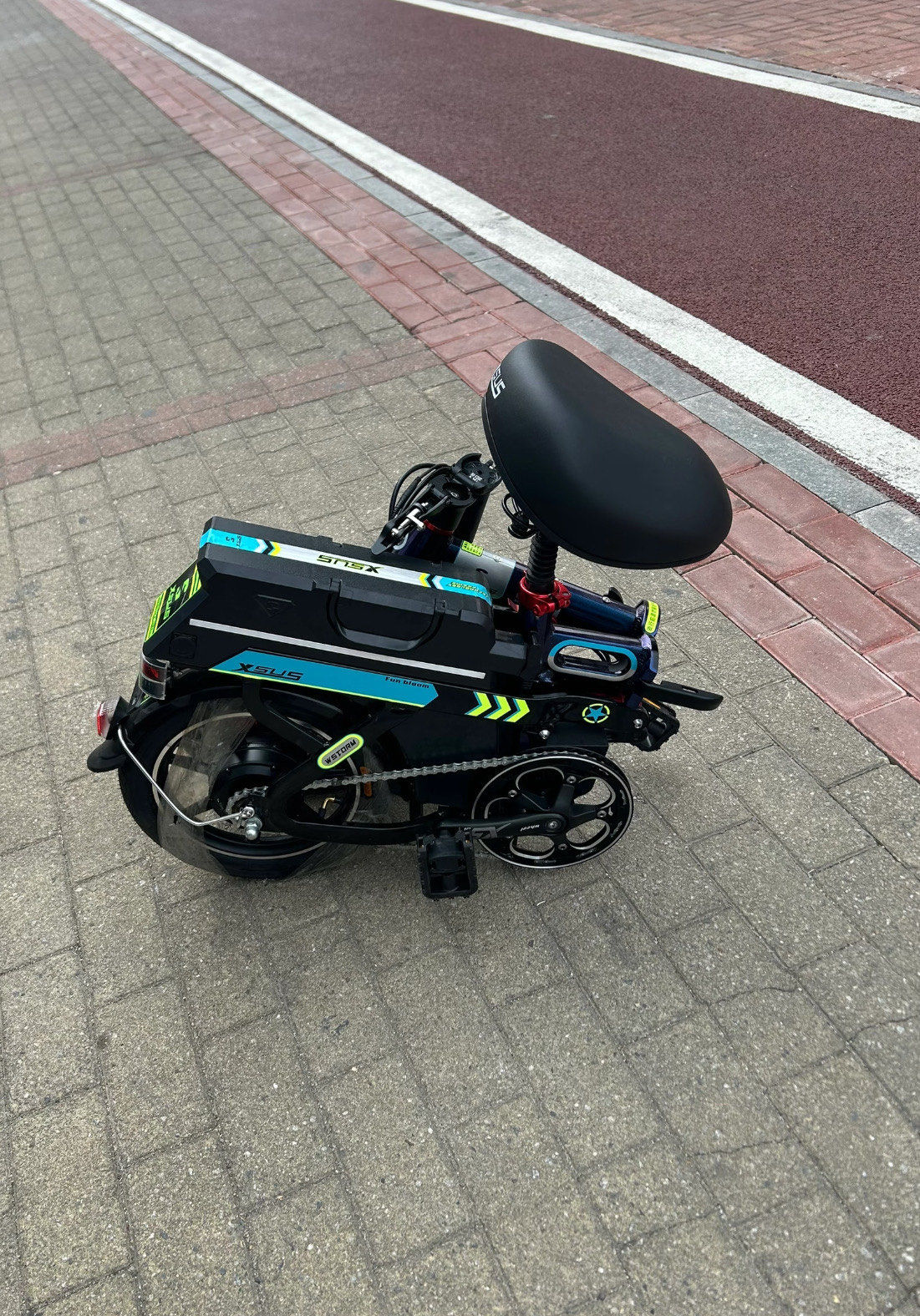 太棒了👏小巧的折叠电动车