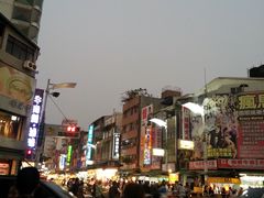 -六合夜市