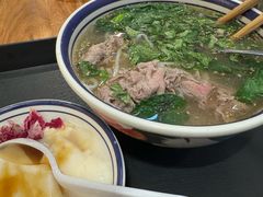-云阿蛮云南生烫牛肉米线(奉贤路店)