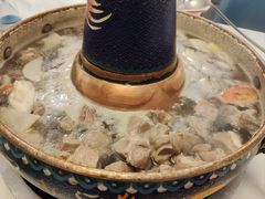 -毛辣果·贵州红酸汤牛肉火锅(西单店)