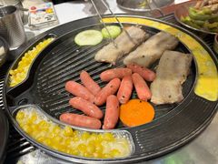 -山野的朋友露营炭火烤肉