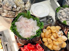 -亚洲国际大酒店·云顶阁旋转自助餐厅