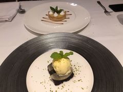 黑巧克力布朗尼配香草冰激凌-北京华彬费尔蒙酒店·刃餐厅