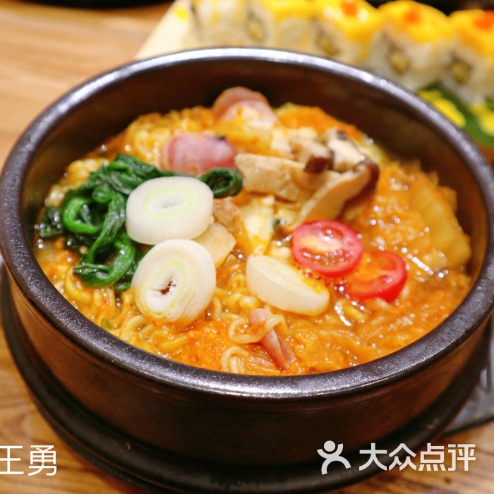 九田家黑牛烤肉料理韩式辛拉面(b)图片-北京烧烤-大众点评网