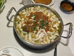 -德林酸菜鱼火锅(南丹店)