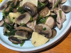 雪菜蘑菇时笋炒肉-百家鲜·杭帮菜