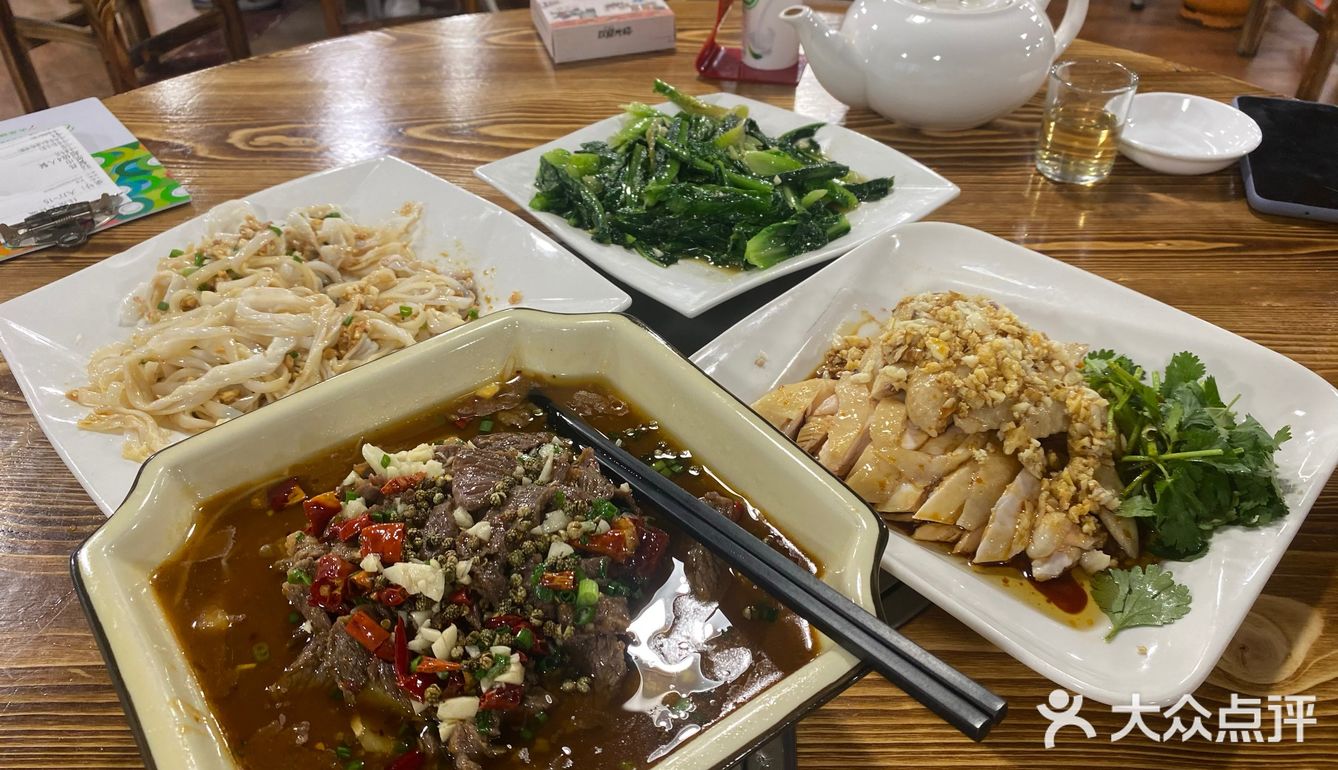 南朗镇区双人套餐98蚊，四个菜，抵到烂