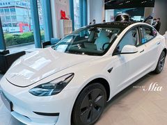 -TESLA 特斯拉(上海太古汇体验店)