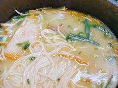 -银米·云南传统过桥米线(双廊黑金冠店)
