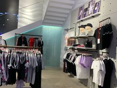 -阿迪达斯(武林银泰三叶草店)