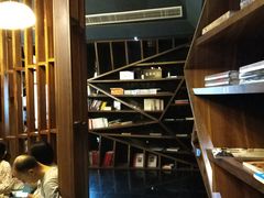 -钟书阁(松江泰晤士小镇店)