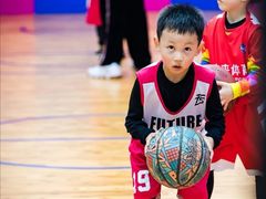 -悦动体能篮球羽毛球网球(三里河店)