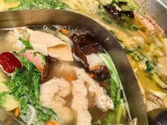 谭公鱼头招牌01-谭公鱼头·鲜鱼火锅·小龙虾·江湖菜(秀沿路店)