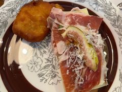 -藏书馆咖啡LibraryCoffee·Bistro(牡丹园店)