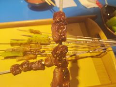 特色大油边-破瓦寒窑·地摊烤羊排