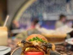 烤鳗鱼汉堡-Lets burger非常汉堡·环球风味(蓝色港湾店)