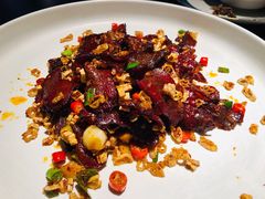 白辣椒炒腊牛肉-凤凰湘语·湘粤鲜融(浦东旗舰店)