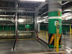 -白玉兰广场停车场