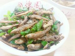 青椒炒火焙鱼盖码饭-百年德园(侯家塘店)