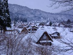 -白川乡与五箇山的合掌构造村落