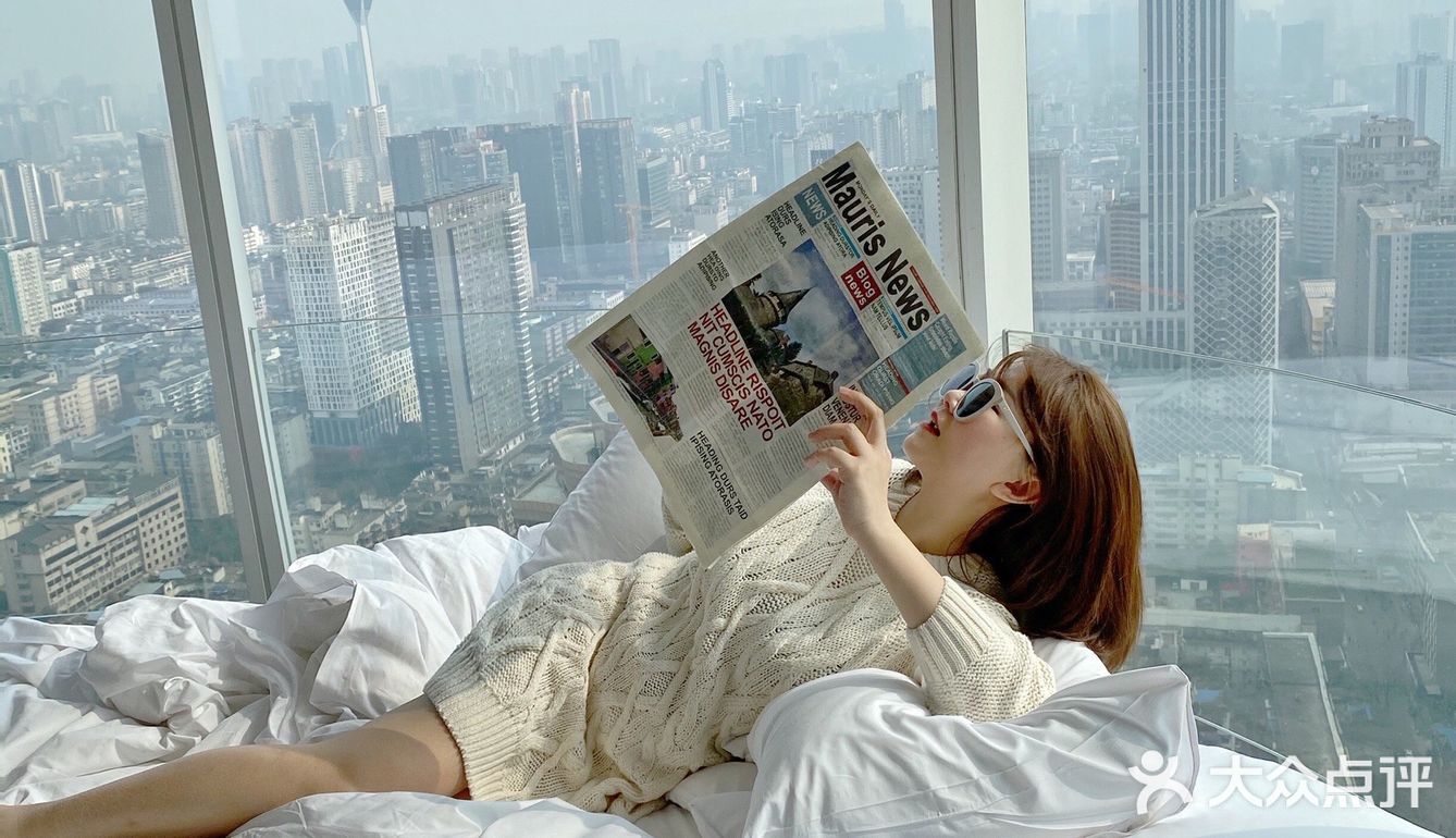 成都拍照｜270度浮云中漫步“高空下的成都”