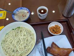 -百年老字号·观振兴蟹黄面·三虾面·苏式面(观前街富仁坊巷店)