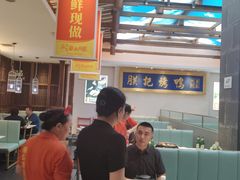 -阿瓦山寨·湘菜现炒·剁椒鱼头王(咸阳总店)