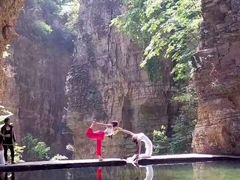 -大平台龙居瀑布旅游区